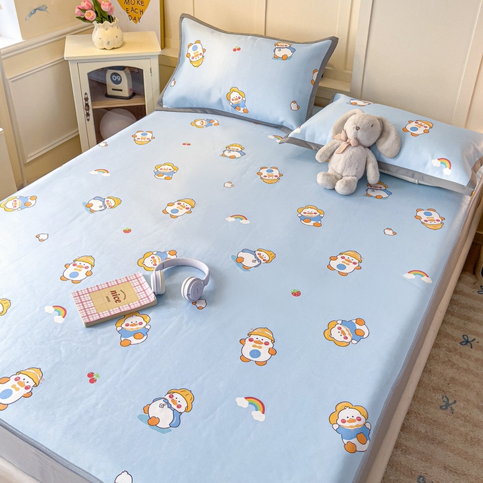 91家纺网 家纺一手货源 找家纺 富馨莱 2025新款床笠款冰藤印花凉席A类抗菌冰丝席支持定制尺寸 开心鸭