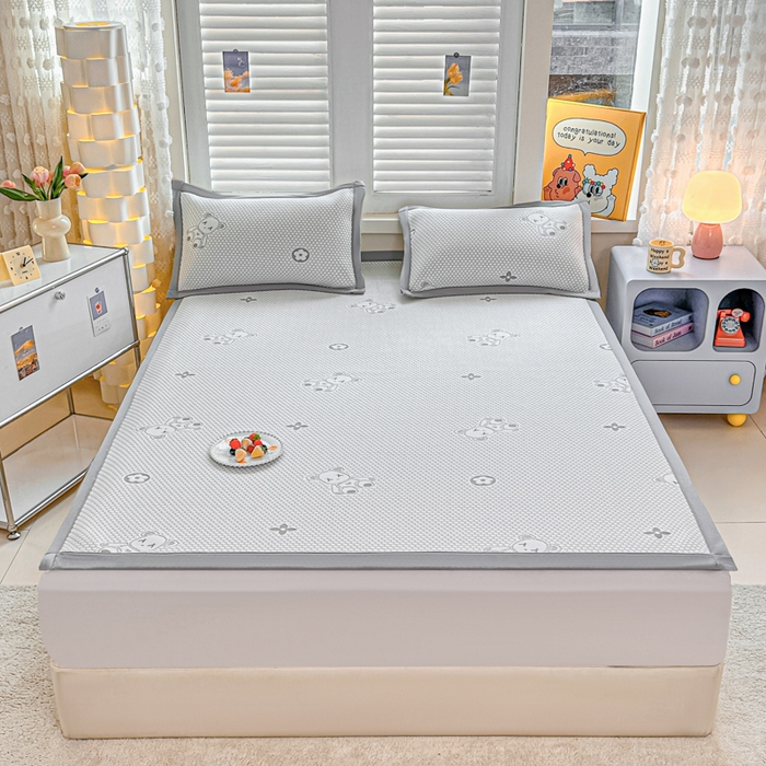 91家纺网 家纺一手货源 找家纺 2025新款凉感冰豆豆凉席-暴力熊系列 暴力熊-浅灰