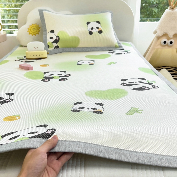 91家纺网 家纺一手货源 找家纺 鱼宝2025新款儿童冰藤席冰丝凉席软席 熊猫宝贝