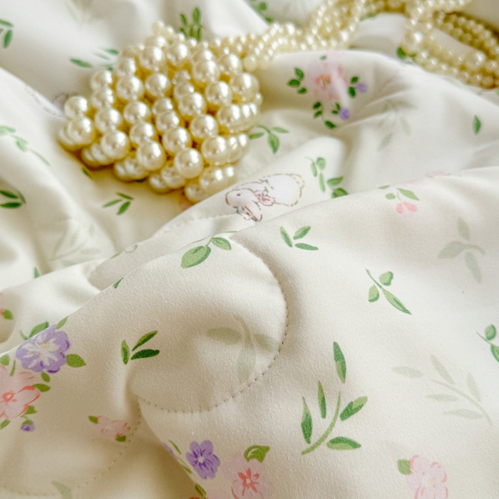 91家纺网 家纺一手货源 找家纺 慕尚家纺 2025新款水洗棉花边工艺羽丝棉卡通系列夏被 花朵兔