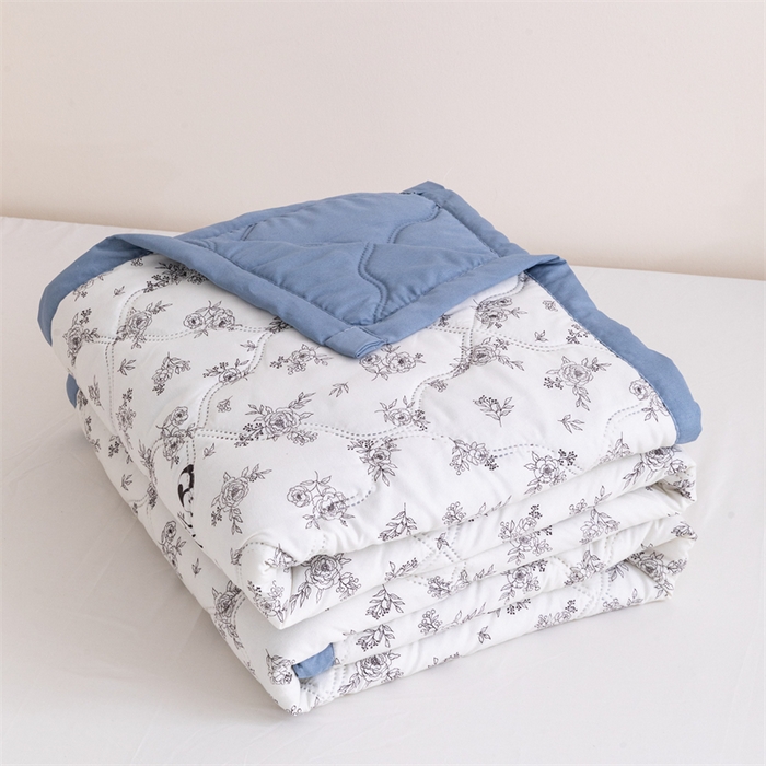 91家纺网 家纺一手货源 找家纺 梵心家纺 2025新款直播热款印花夏凉被空调被被子被芯水洗棉夏被 熊猫物语