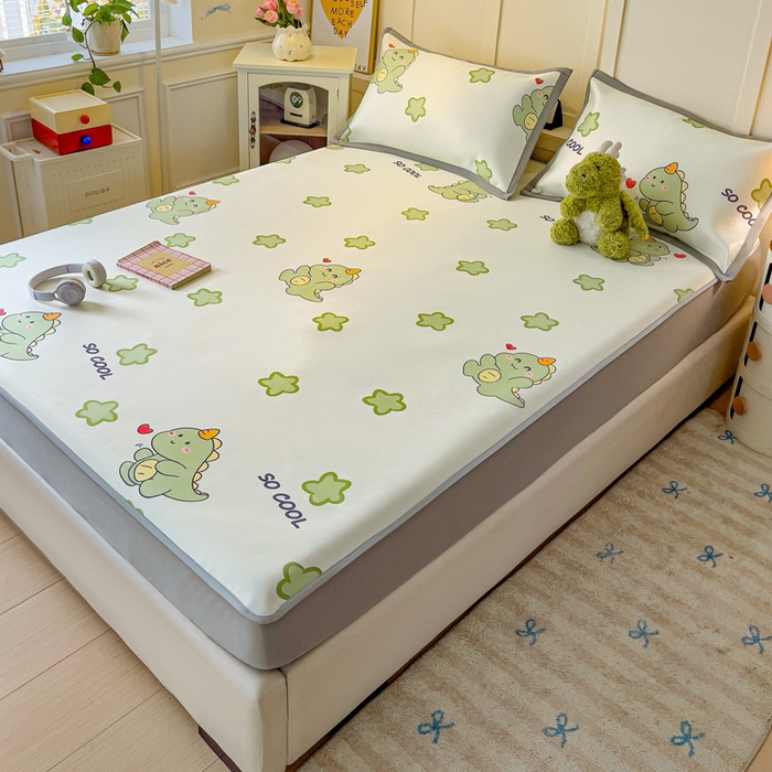 91家纺网 家纺一手货源 找家纺 富馨莱 2025新款床笠款冰藤印花凉席A类抗菌冰丝席支持定制尺寸 小萌龙