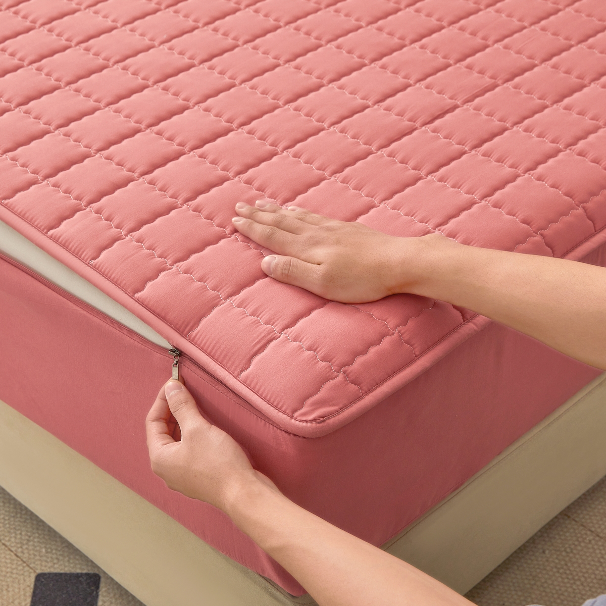 91家纺网 家纺一手货源 找家纺 欧邦 2025新款可拆卸六面全包夹棉床笠 单面夹棉-朱玉粉