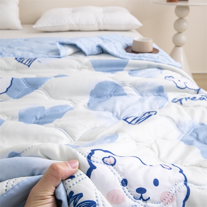 91家纺网 家纺一手货源 找家纺 梵心家纺 2025新款直播热款印花夏凉被空调被被子被芯水洗棉夏被 爱心蓝