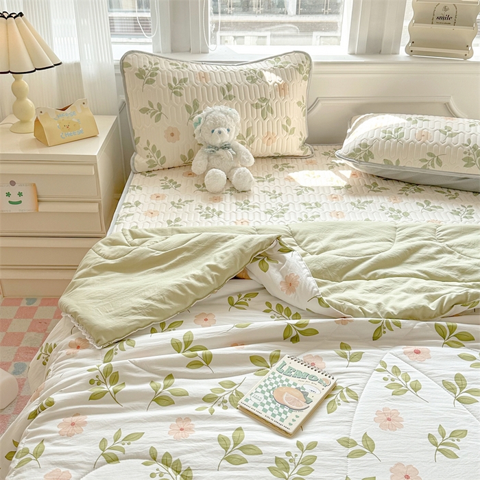 91家纺网 家纺一手货源 找家纺 慕尚家纺  2025春夏新款乳胶凉席水洗棉夏被夏凉被空调被三件套四件套 仙草