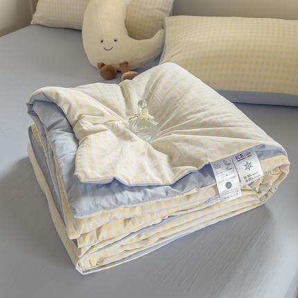 91家纺网 家纺一手货源 找家纺 N先生+V 13814689556 发大图/买家秀 2025新款云朵棉皱皱纱夏被夏凉被空调被 格子黄