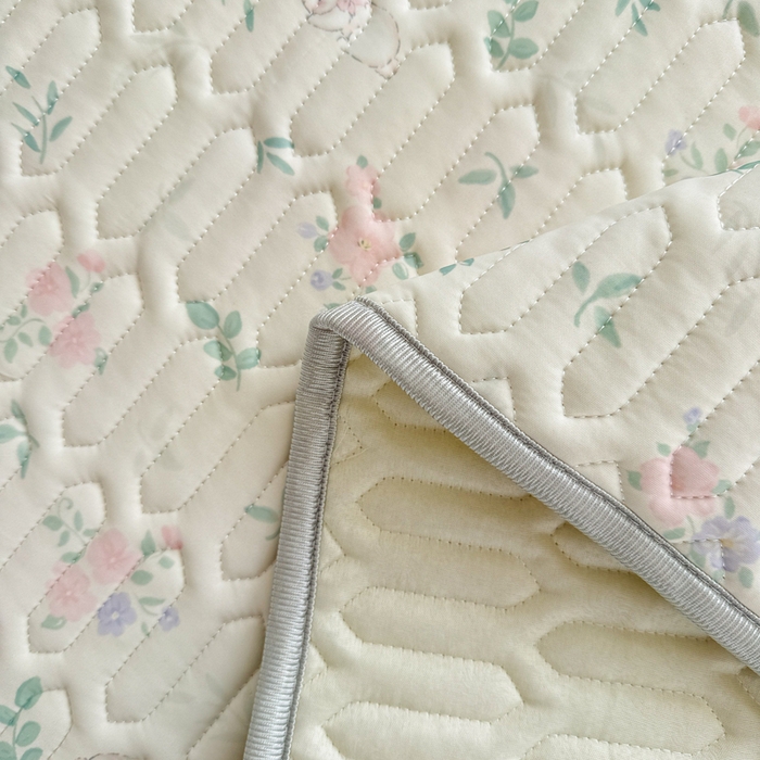 91家纺网 家纺一手货源 找家纺 慕尚家纺  2025春夏新款乳胶凉席水洗棉夏被夏凉被空调被三件套四件套 花朵兔