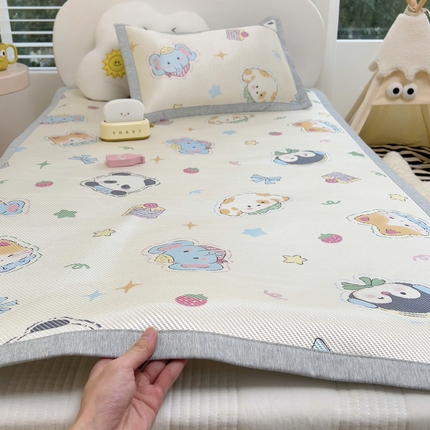 91家纺网 家纺一手货源 找家纺 鱼宝2025新款儿童冰藤席冰丝凉席软席 lucky家族