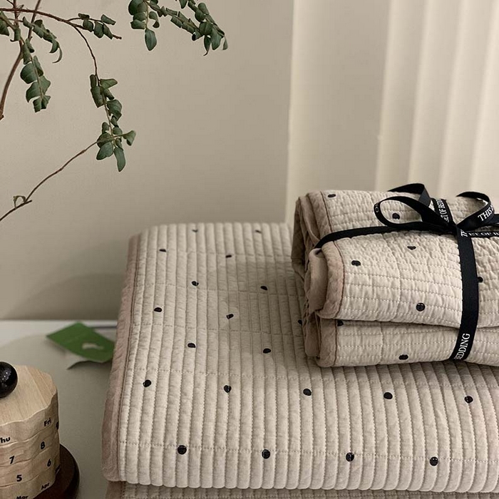 91家纺网 家纺一手货源 找家纺 汇庭 2025新款全棉床盖三件套-实拍 巧克力波点