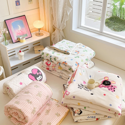 91家纺网 家纺一手货源 找家纺 （总）贝扬思家纺 2025新款水洗皱皱纱系列夏被-系列二