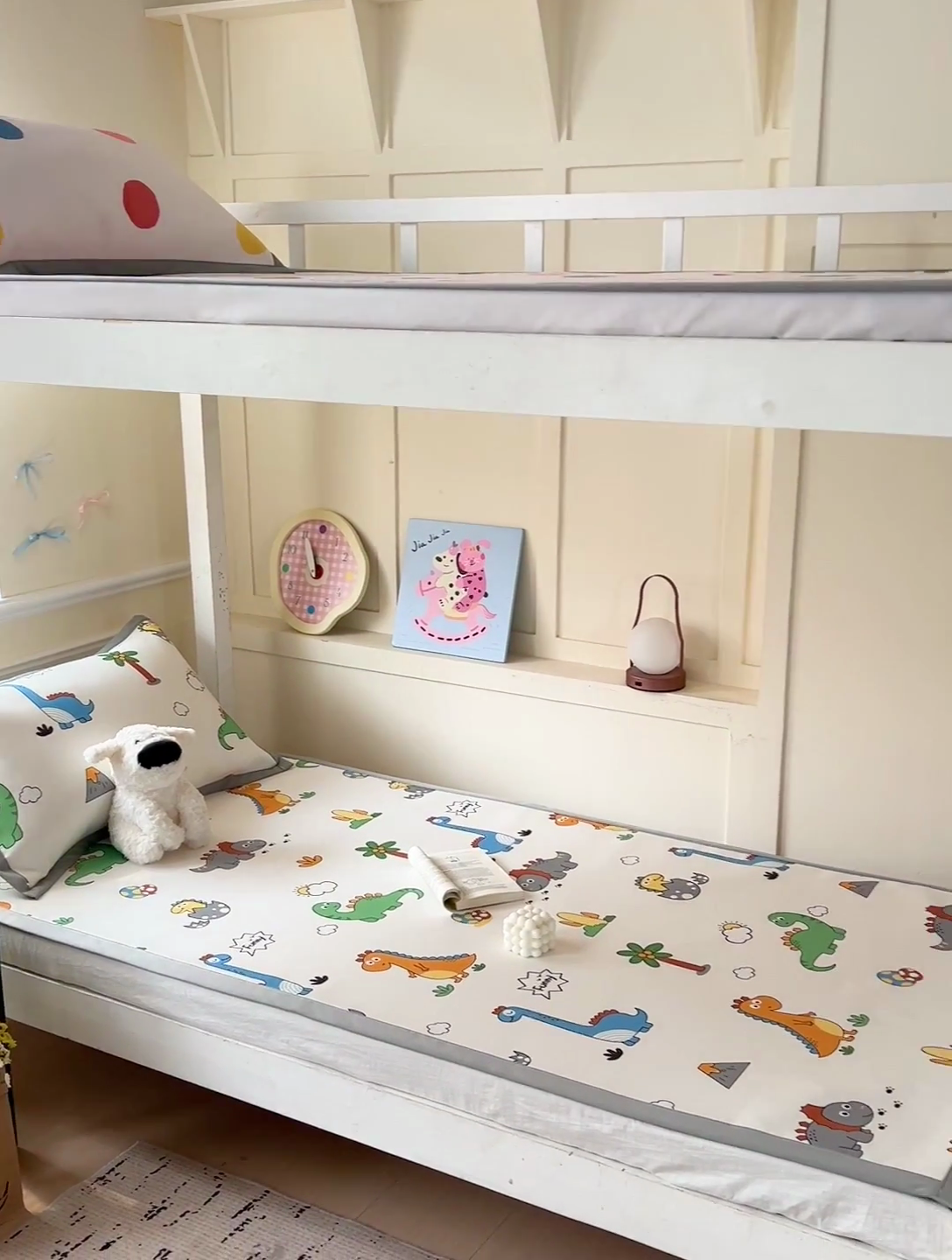 91家纺网 家纺一手货源 找家纺 富馨莱 2025新款学生平铺款冰藤印花凉席A类抗菌冰丝席支持定制尺寸 恐龙纪元