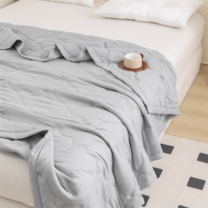 91家纺网 家纺一手货源 找家纺 席万佳 2025新款直播热款印花夏凉被空调被被子被芯水洗棉夏被 高级灰