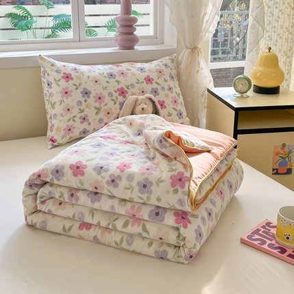 91家纺网 家纺一手货源 找家纺 贝扬思家纺 2025新款水洗皱皱纱系列夏被-系列二 一束温柔