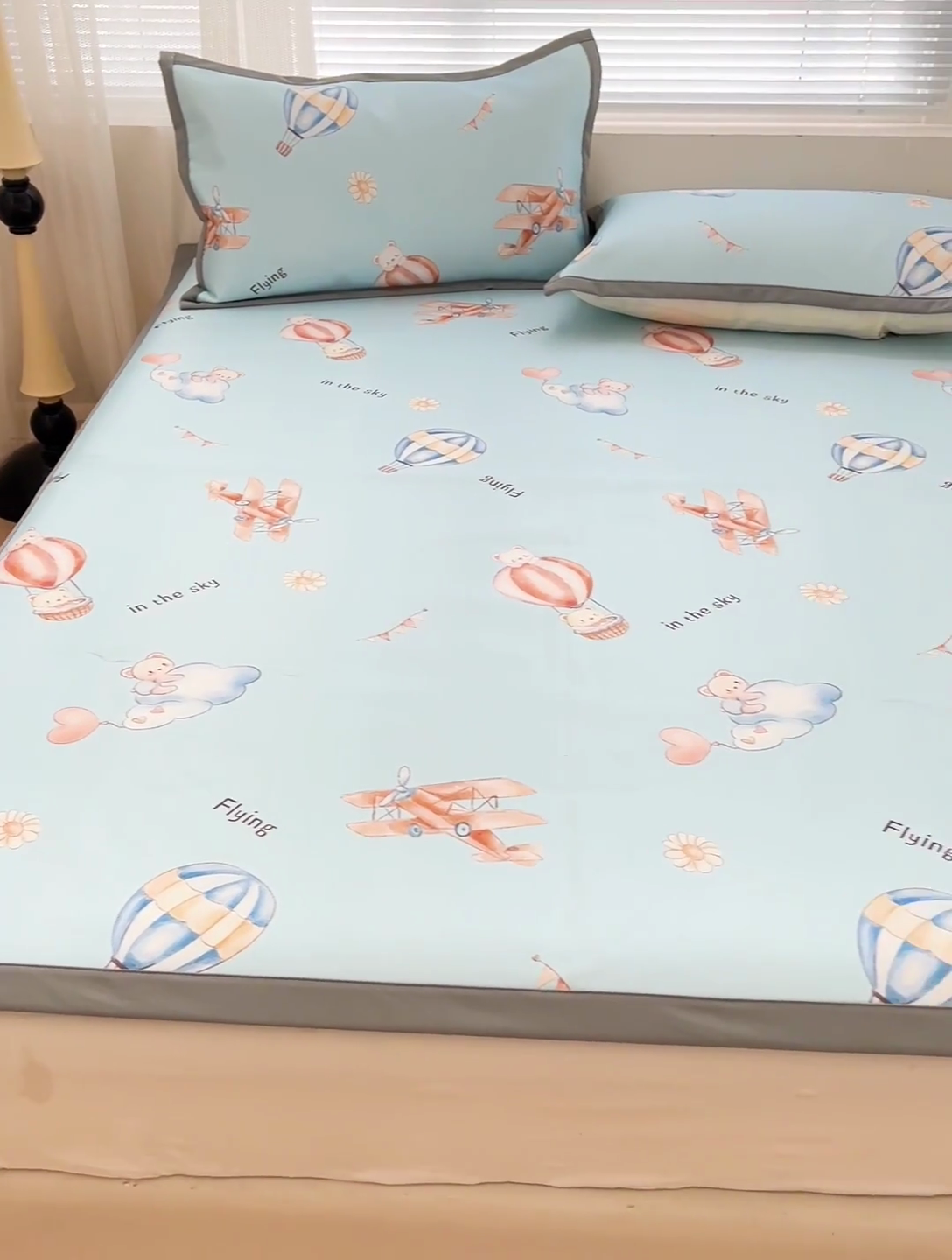 91家纺网 家纺一手货源 找家纺 富馨莱 2025新款平铺款冰藤印花凉席A类抗菌冰丝席支持定制尺寸 星空探险家