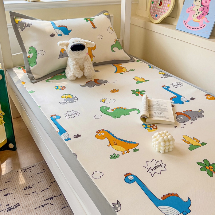 91家纺网 家纺一手货源 找家纺 富馨莱 2025新款学生平铺款冰藤印花凉席A类抗菌冰丝席支持定制尺寸 恐龙纪元