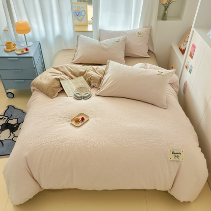 91家纺网 家纺一手货源 找家纺 （总）桃心家居 2025新款A类韩系亲肤软糯甜格泡泡水洗棉撞色奶呼呼织标蝴蝶少女四件套