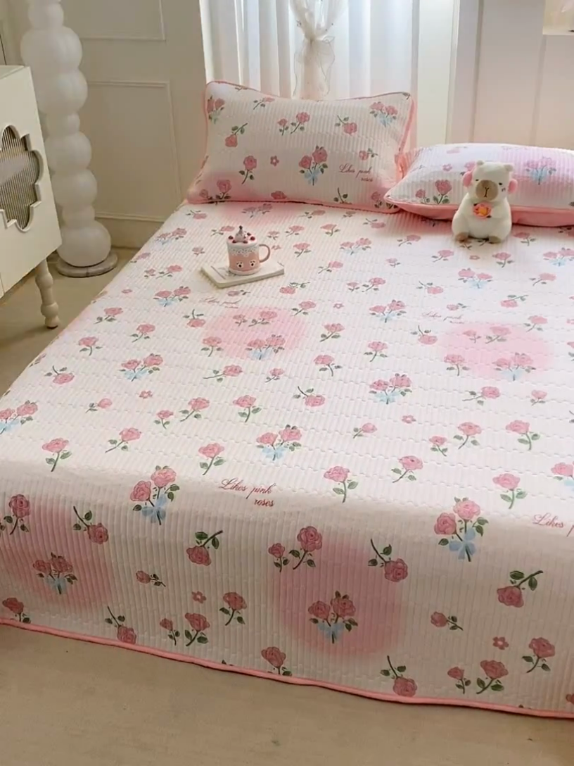 91家纺网 家纺一手货源 找家纺 顺顺家纺 2025新款全棉卡通夹棉床盖 浪漫小花