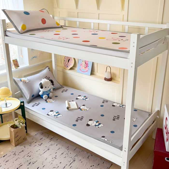 91家纺网 家纺一手货源 找家纺 富馨莱 2025新款学生平铺款冰藤印花凉席A类抗菌冰丝席支持定制尺寸 乖乖狗