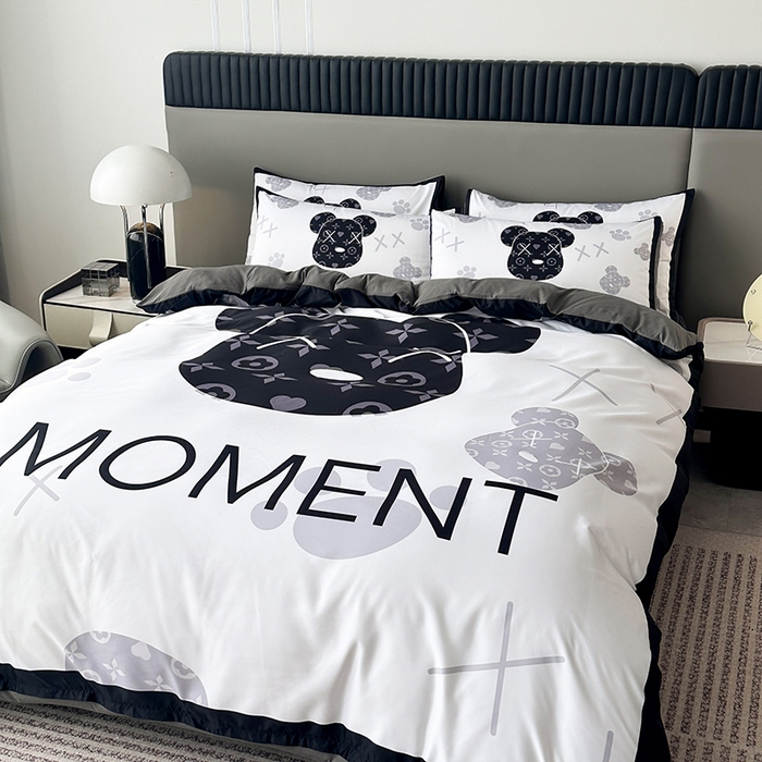 91家纺网 家纺一手货源 找家纺 2025新款水洗真丝数码印花四件套 流体熊-白