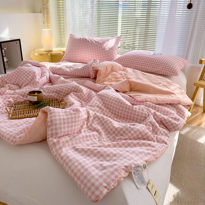 91家纺网 家纺一手货源 找家纺 2025新款无印风夏被 粉小格