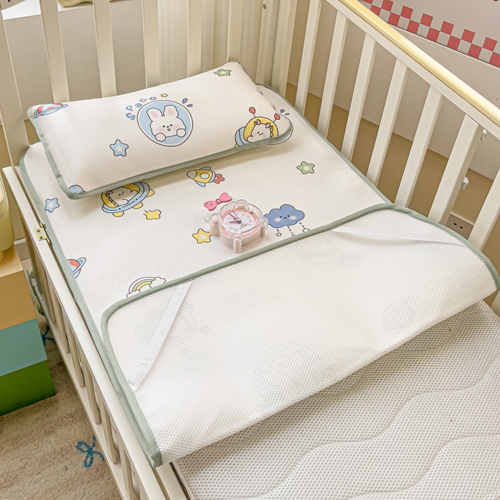 91家纺网 家纺一手货源 找家纺 富馨莱 2025新款幼儿园冰丝席A类抗菌儿童空调席支持定制尺寸 宇航员