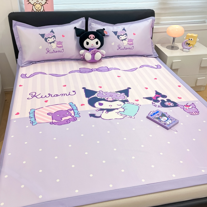 91家纺网 家纺一手货源 找家纺 2025新款正版授权A类大版数码印花三丽鸥可机洗1200D冰丝凉席席子凉席可组合针织棉夏被四件套-平铺款 平铺款-甜蜜库洛米