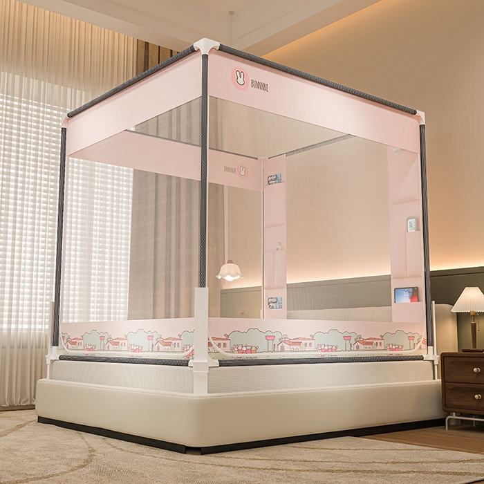 91家纺网 家纺一手货源 找家纺 青竹苑 2025新款围栏支架口袋款坐床防摔蚊帐 兔兔小镇