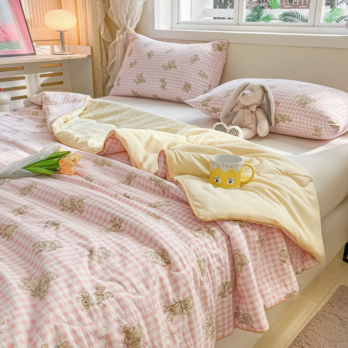 91家纺网 家纺一手货源 找家纺 贝扬思家纺 2025新款水洗皱皱纱系列夏被-系列二 关于小熊