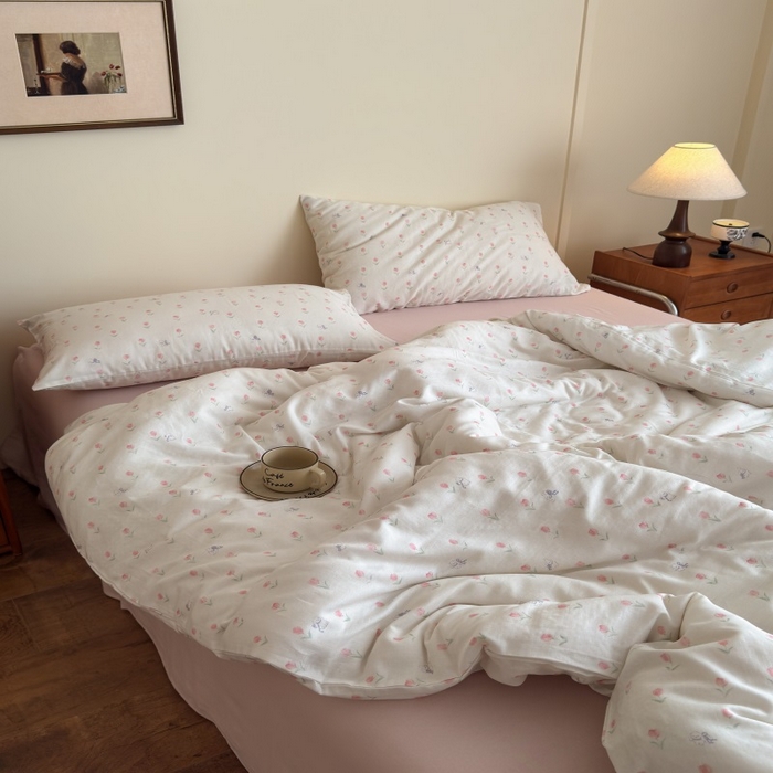 91家纺网 家纺一手货源 找家纺 曲之慕2025新款A类母婴级有氧全棉纯棉双层纱印花四件套 朵拉-粉