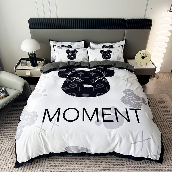 91家纺网 家纺一手货源 找家纺 2025新款水洗真丝数码印花四件套 流体熊-白