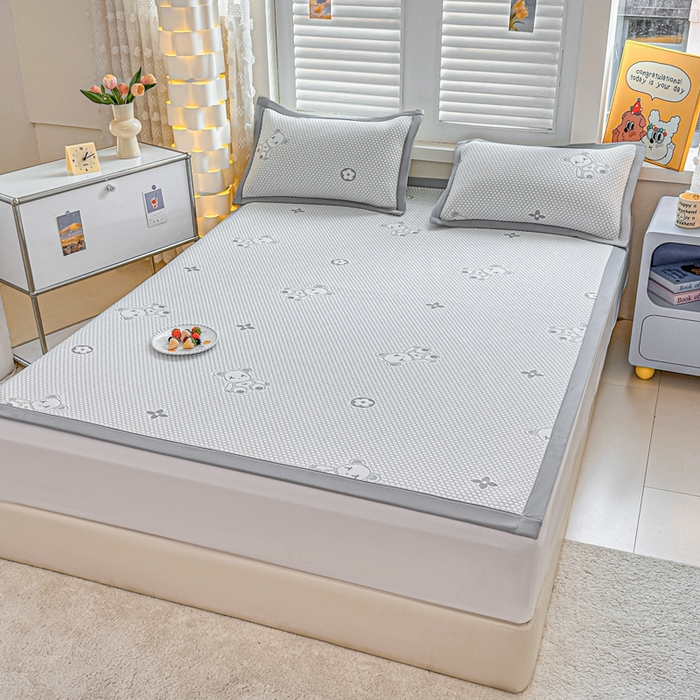 91家纺网 家纺一手货源 找家纺 2025新款凉感冰豆豆凉席-暴力熊系列 暴力熊-浅灰