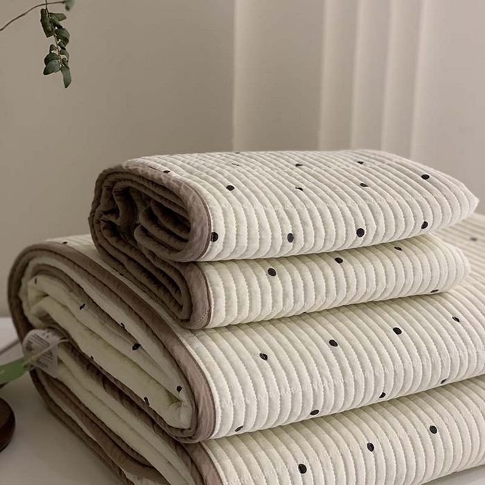 91家纺网 家纺一手货源 找家纺 汇庭 2025新款全棉床盖三件套-实拍 奶油波点