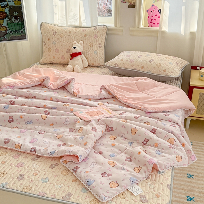 91家纺网 家纺一手货源 找家纺 慕尚家纺  2025春夏新款乳胶凉席水洗棉夏被夏凉被空调被三件套四件套 小奶狗