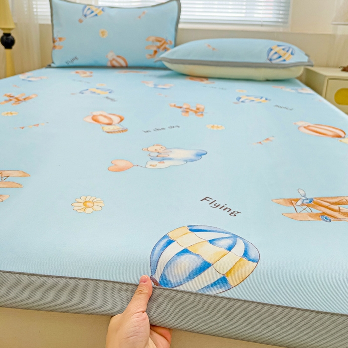 91家纺网 家纺一手货源 找家纺 富馨莱 2025新款平铺款冰藤印花凉席A类抗菌冰丝席支持定制尺寸 星空探险家