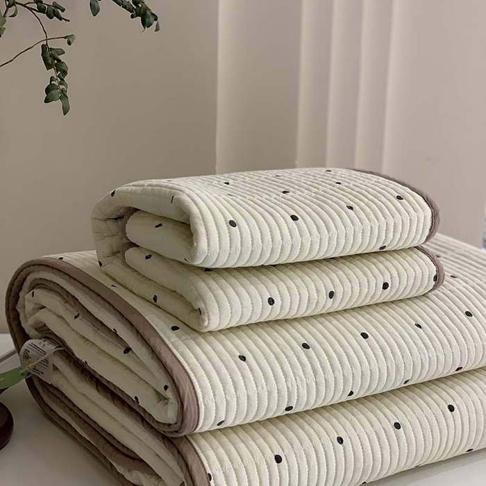 91家纺网 家纺一手货源 找家纺 汇庭 2025新款全棉床盖三件套-实拍 奶油波点