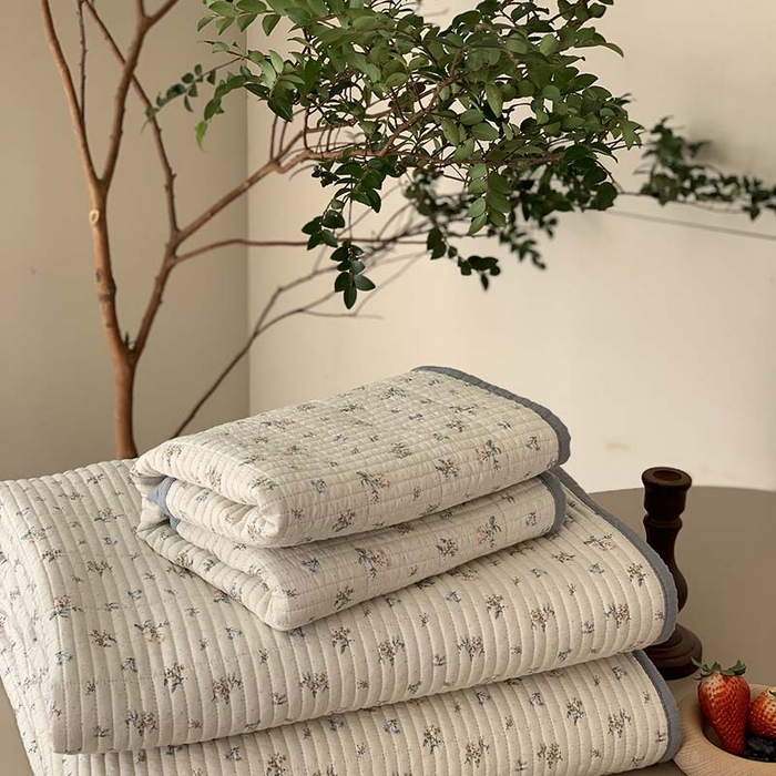 91家纺网 家纺一手货源 找家纺 汇庭 2025新款蔓莎床盖三件套系列-实拍 半夏花语