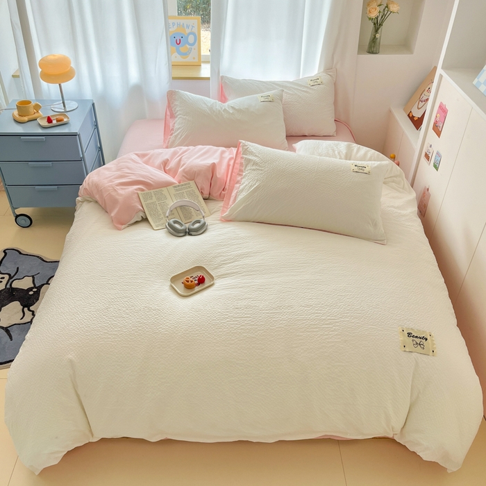 91家纺网 家纺一手货源 找家纺 （总）桃心家居 2025新款A类韩系亲肤软糯甜格泡泡水洗棉撞色奶呼呼织标蝴蝶少女四件套