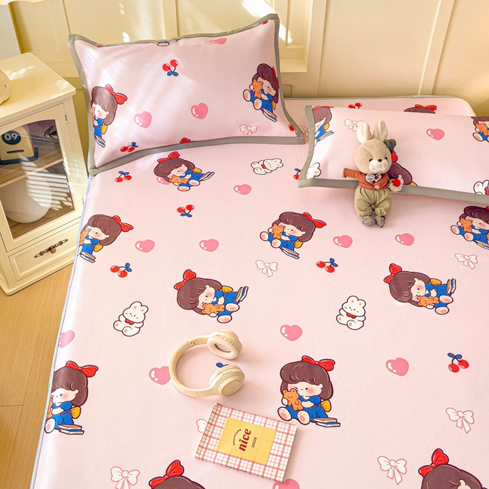 91家纺网 家纺一手货源 找家纺 富馨莱 2025新款床笠款冰藤印花凉席A类抗菌冰丝席支持定制尺寸 元气女孩