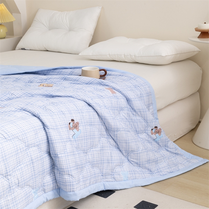 91家纺网 家纺一手货源 找家纺 席万佳 2025新款直播热款印花夏凉被空调被被子被芯水洗棉夏被 格子熊