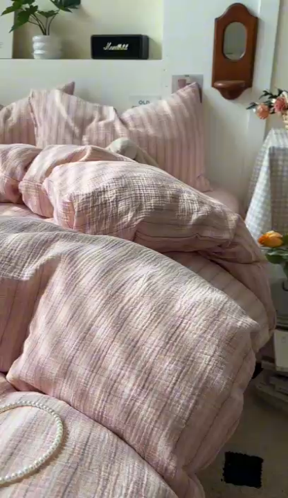 91家纺网 家纺一手货源 找家纺 田野2025新款全棉皱皱纱四件套 小半-粉米