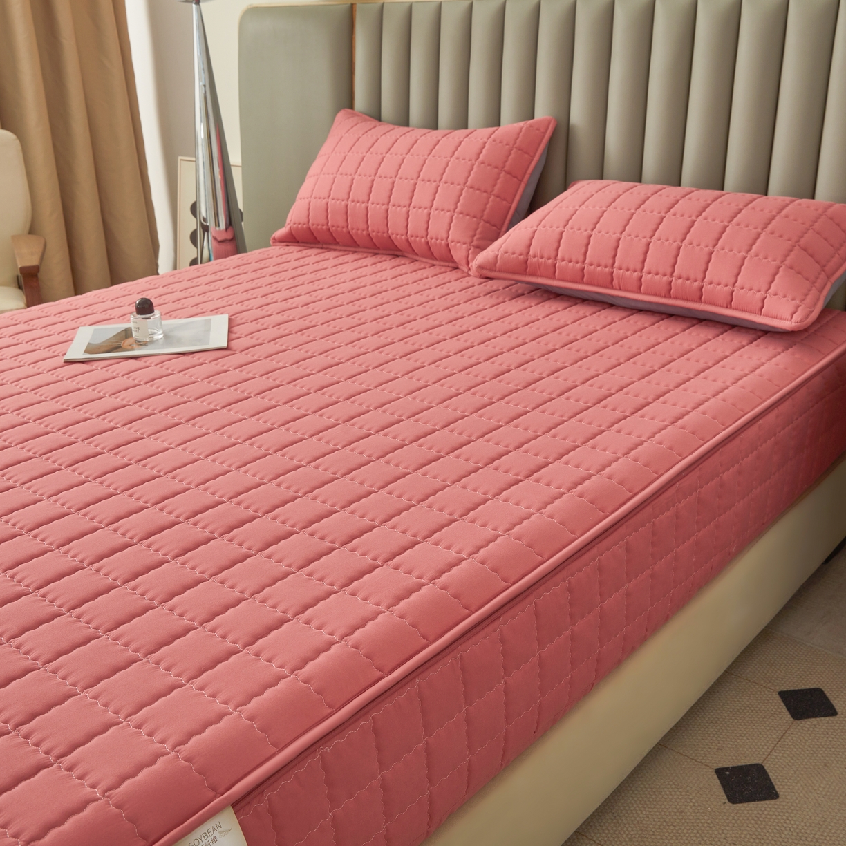 91家纺网 家纺一手货源 找家纺 欧邦 2025新款可拆卸六面全包夹棉床笠 五面夹棉-朱玉粉