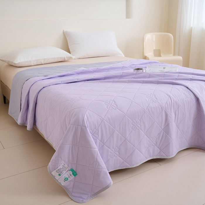 91家纺网 家纺一手货源 找家纺 畅销被业 2025新款A类凉感丝纯色压花夏被系列直播外贸跨境 魅紫