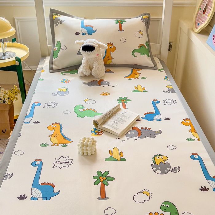 91家纺网 家纺一手货源 找家纺 富馨莱 2025新款学生平铺款冰藤印花凉席A类抗菌冰丝席支持定制尺寸 恐龙纪元