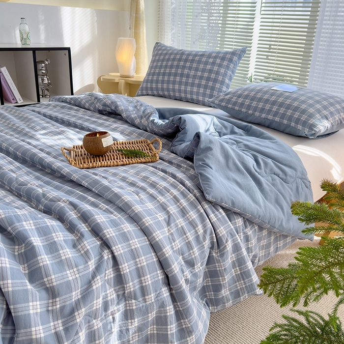 91家纺网 家纺一手货源 找家纺 2025新款无印风夏被 蓝大格