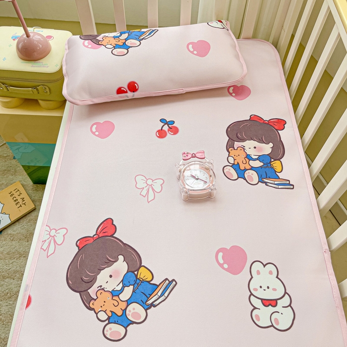 91家纺网 家纺一手货源 找家纺 富馨莱 2025新款幼儿园冰丝席A类抗菌儿童空调席支持定制尺寸 元气女孩