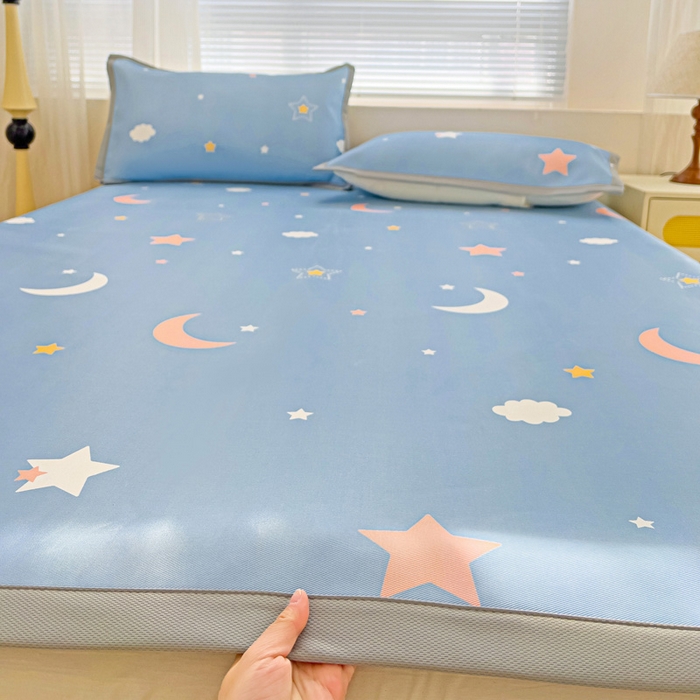 91家纺网 家纺一手货源 找家纺 富馨莱 2025新款平铺款冰藤印花凉席A类抗菌冰丝席支持定制尺寸 星空