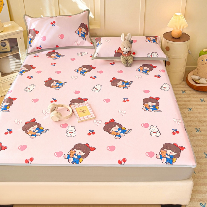 91家纺网 家纺一手货源 找家纺 富馨莱 2025新款床笠款冰藤印花凉席A类抗菌冰丝席支持定制尺寸 元气女孩