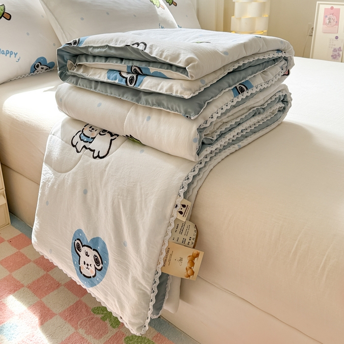 91家纺网 家纺一手货源 找家纺 慕尚家纺 2025新款水洗棉花边工艺羽丝棉卡通系列夏被 淘气狗