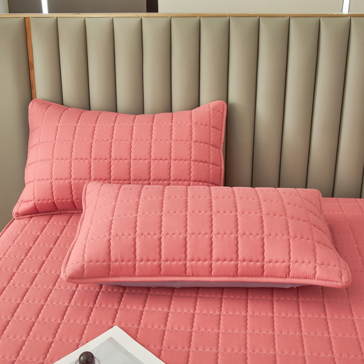 91家纺网 家纺一手货源 找家纺 欧邦 2025新款可拆卸六面全包夹棉床笠 五面夹棉-朱玉粉