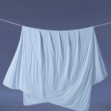 91家纺网 家纺一手货源 找家纺 （总）库里梦家纺 2025新款100%真锦氨无印提花凉感空调被-条纹